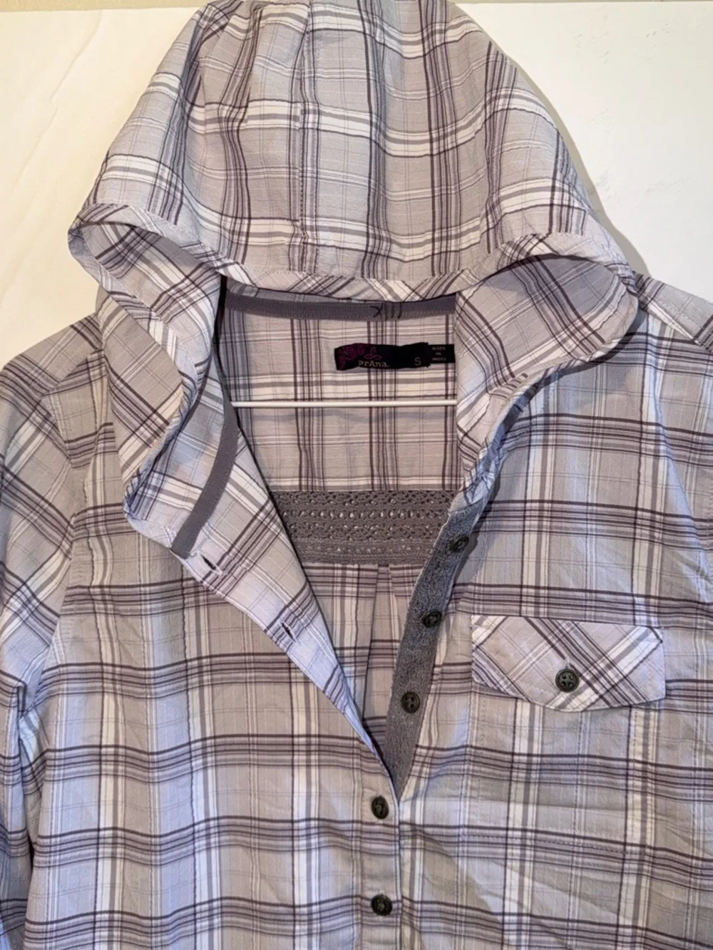 Prana sun shade button down top size small - Picture 3 of 8